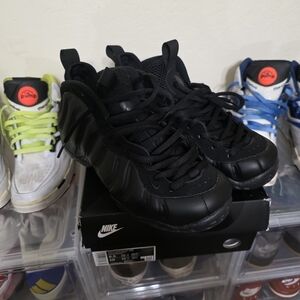 Nike Foamposite One Anthracite Size 8.5 US Mens Sneakers